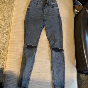 black ripped skinny jeans